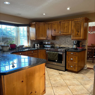 willow-park-renovation-before-02-kitchen